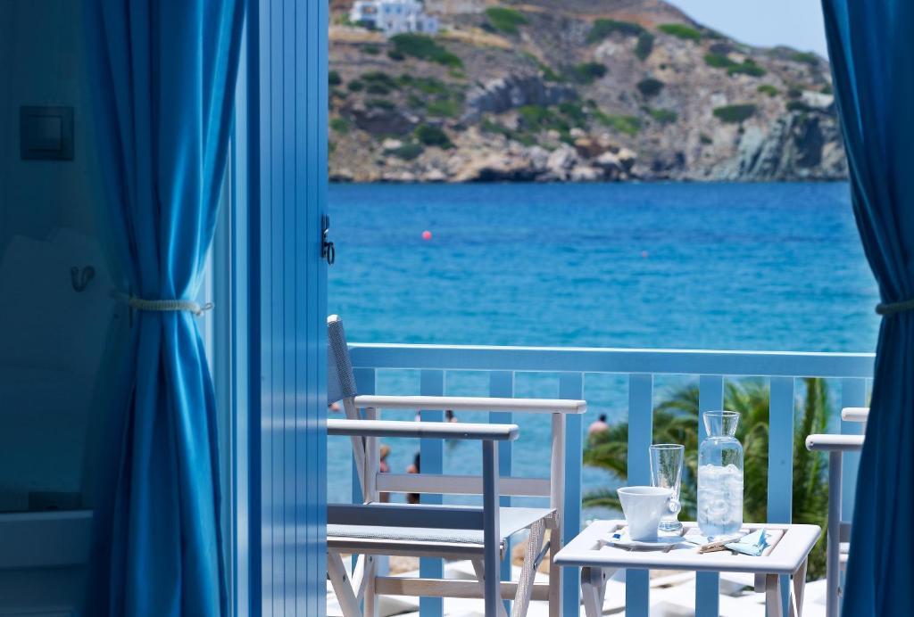 Blue Harmony Hotel Кинион Экстерьер фото