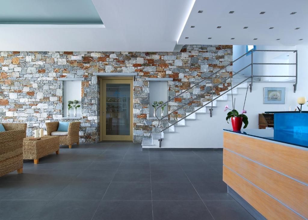 Blue Harmony Hotel Кинион Экстерьер фото