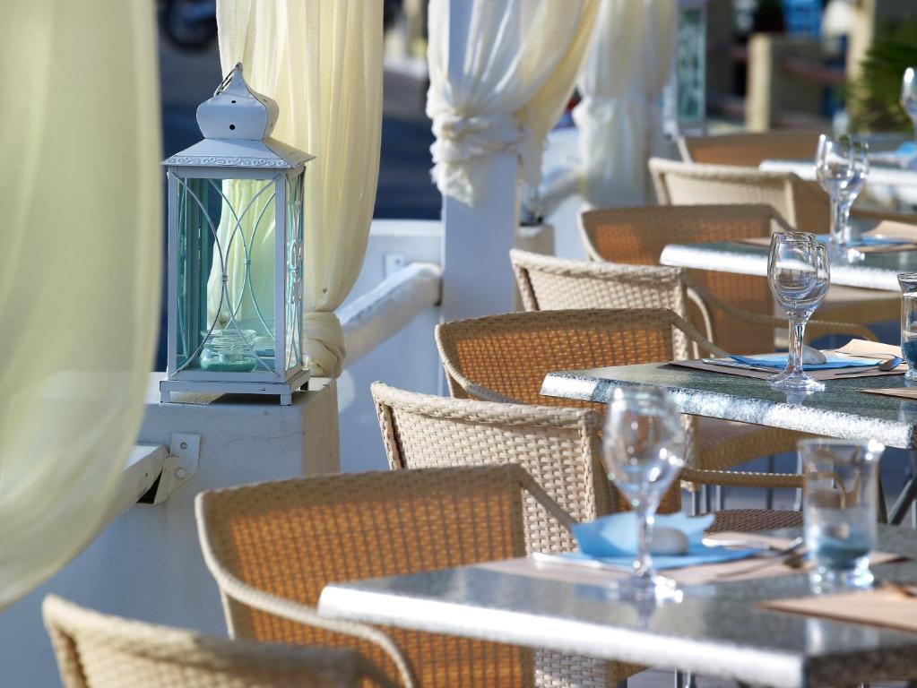 Blue Harmony Hotel Кинион Экстерьер фото
