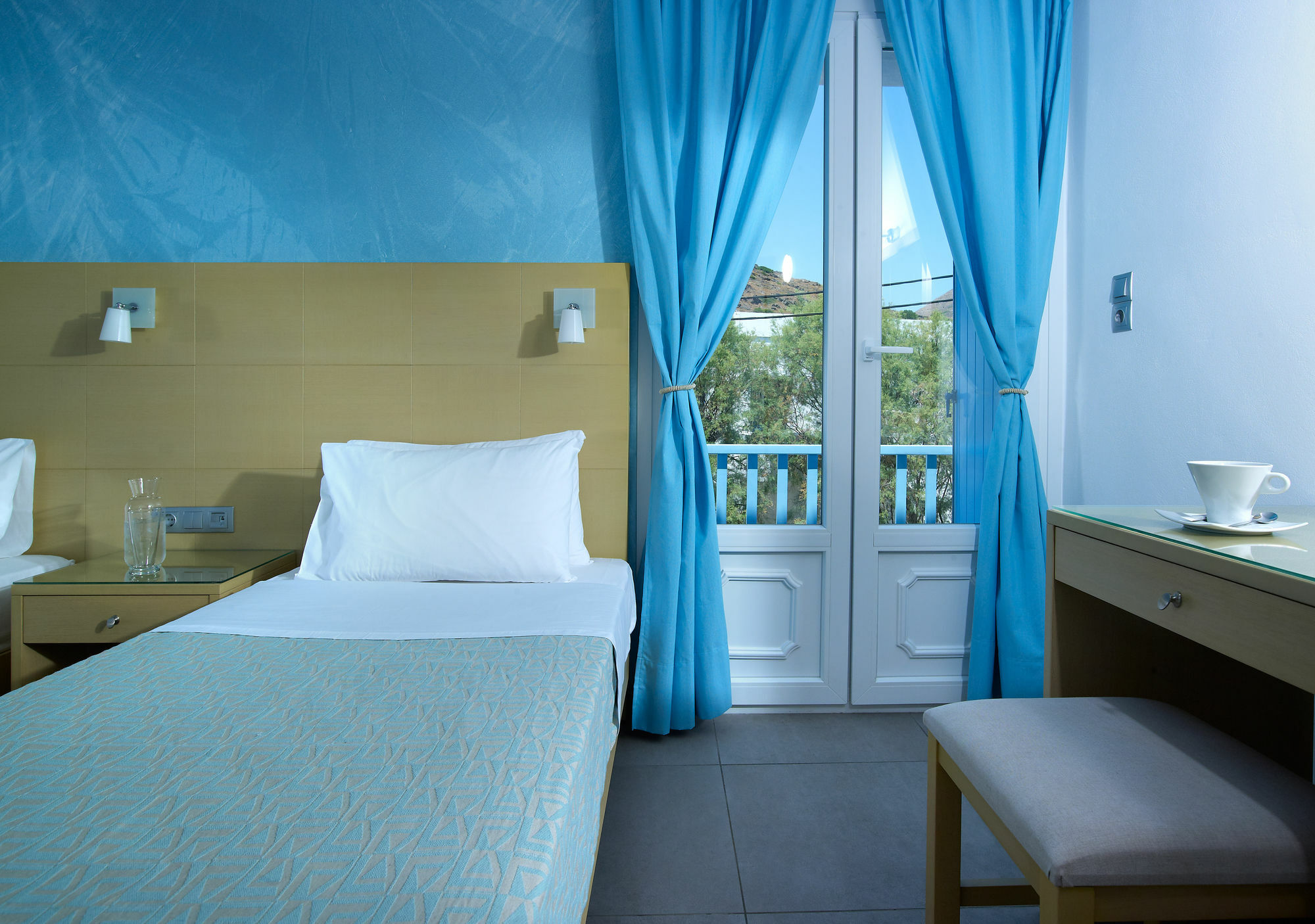 Blue Harmony Hotel Кинион Экстерьер фото
