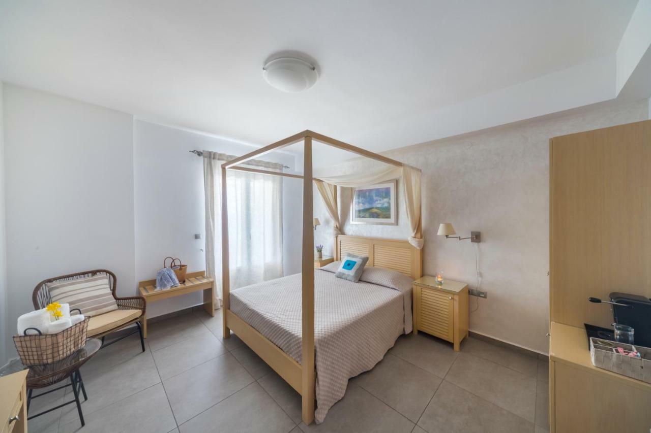 Blue Harmony Hotel Кинион Экстерьер фото